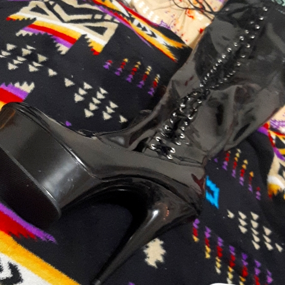 Knee high leather boots - Picture 2 of 4